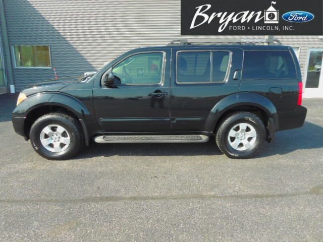 Used 2006 Nissan Pathfinder SE w/ (P01) Se Premium Pkg image 2