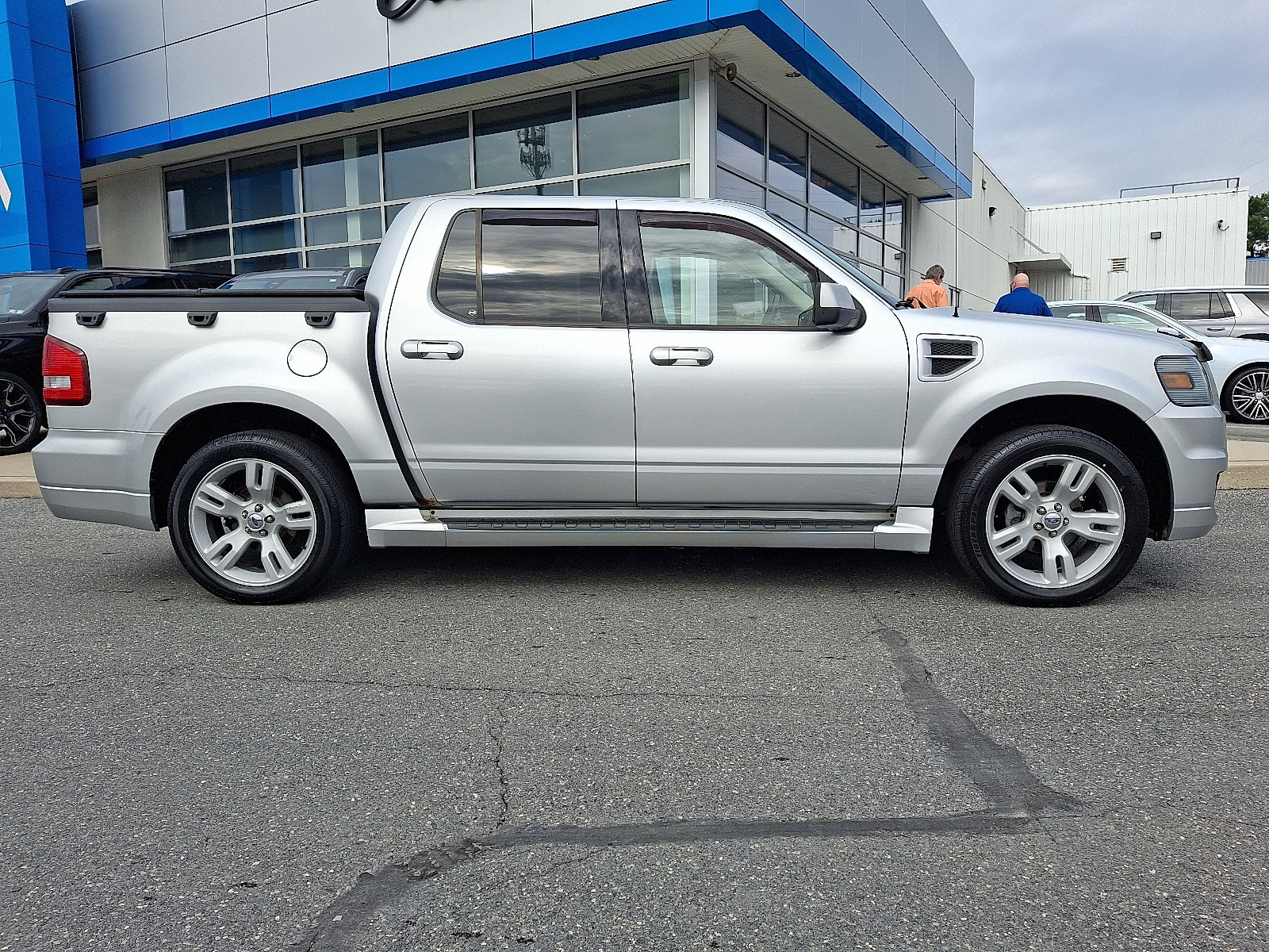Used 2010 Ford Explorer Sport Trac Limited AWD/4WD image 8