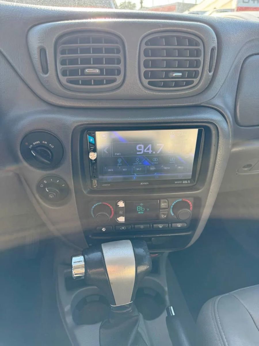 Used 2005 Chevrolet TrailBlazer LT image 17