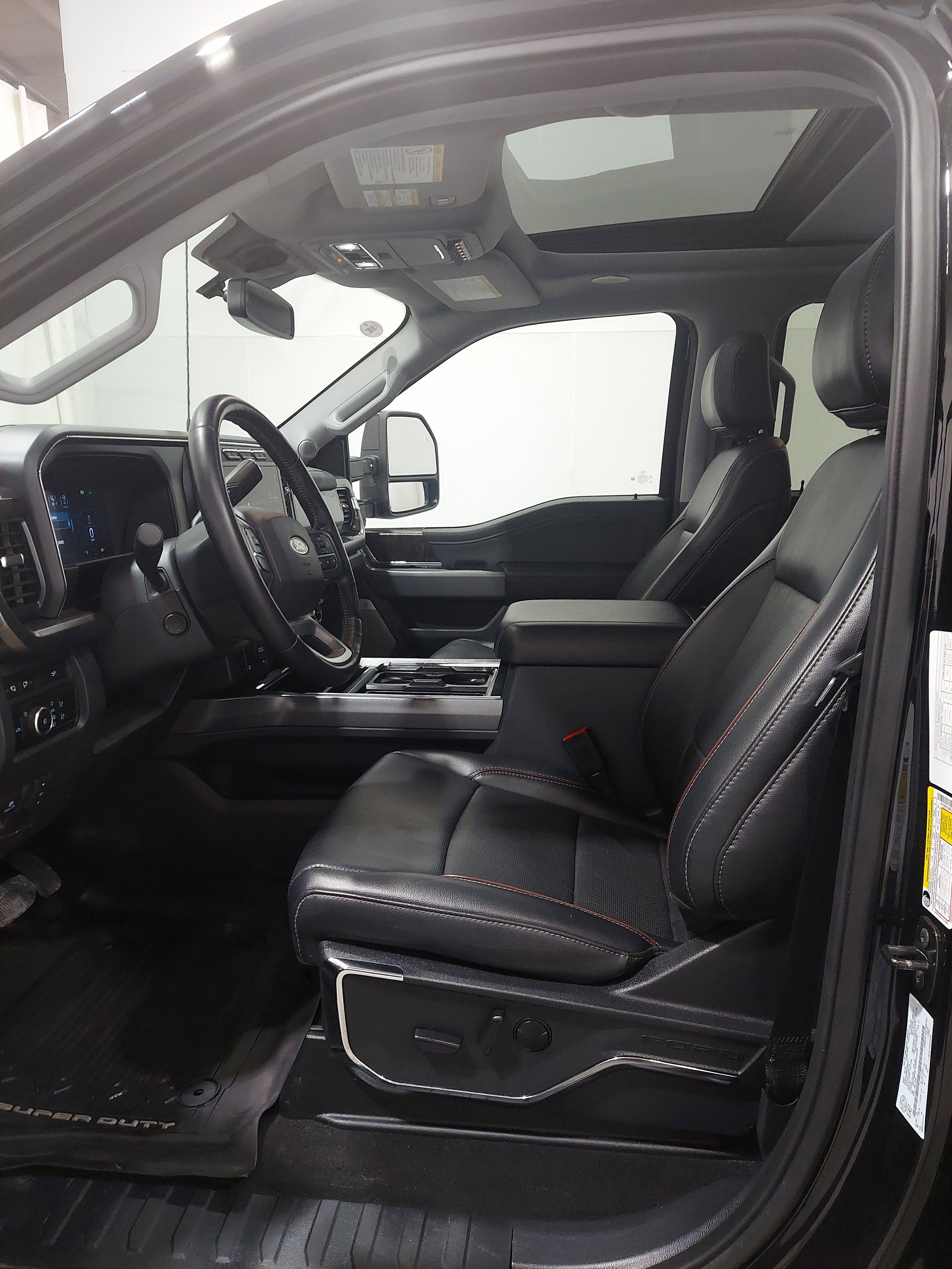 Used 2024 Ford F250 Lariat w/ Lariat Ultimate Package AWD/4WD image 16