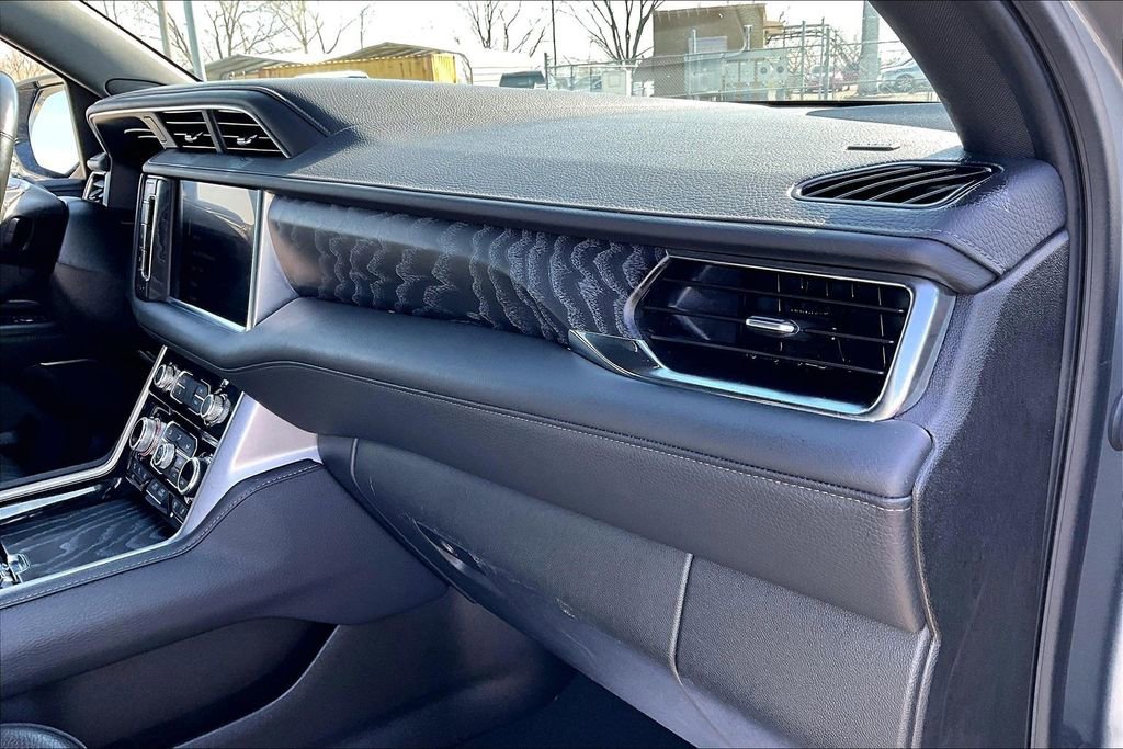 Used 2024 GMC Yukon Denali image 21