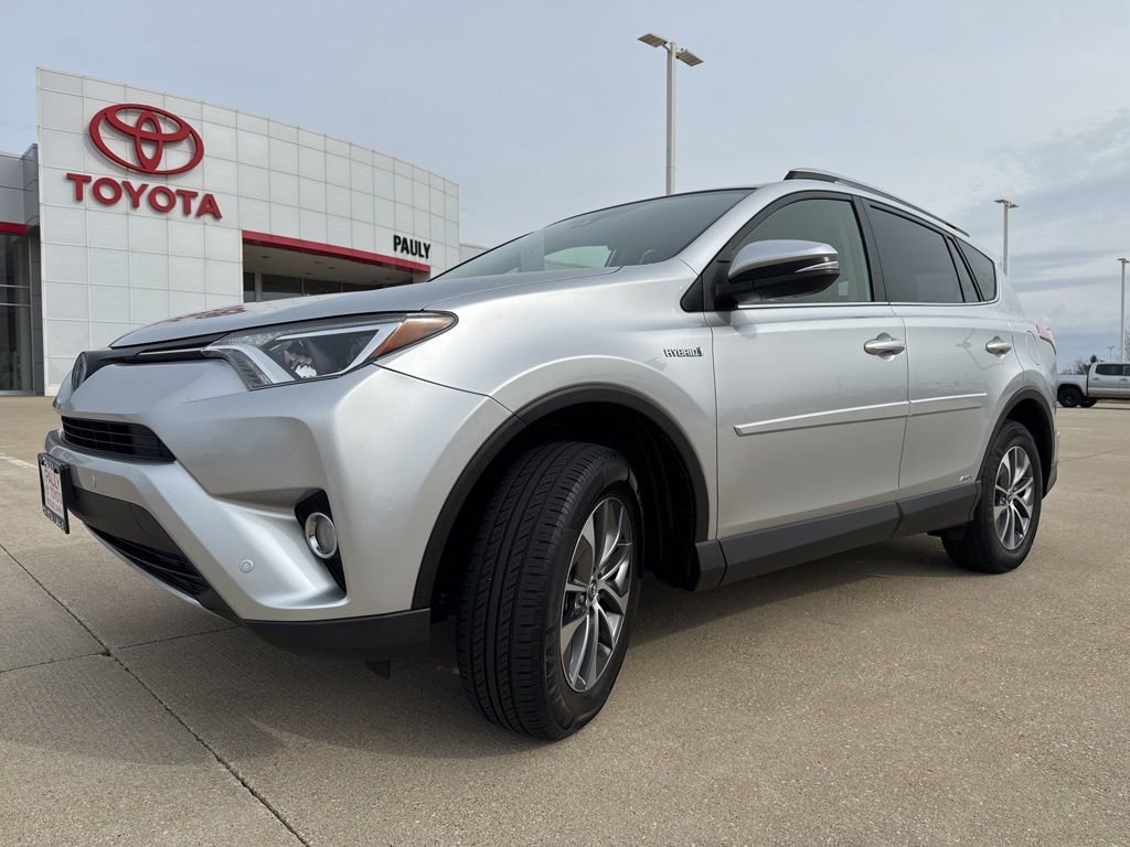 Used 2016 Toyota RAV4 XLE w/ Convenience Package image 6