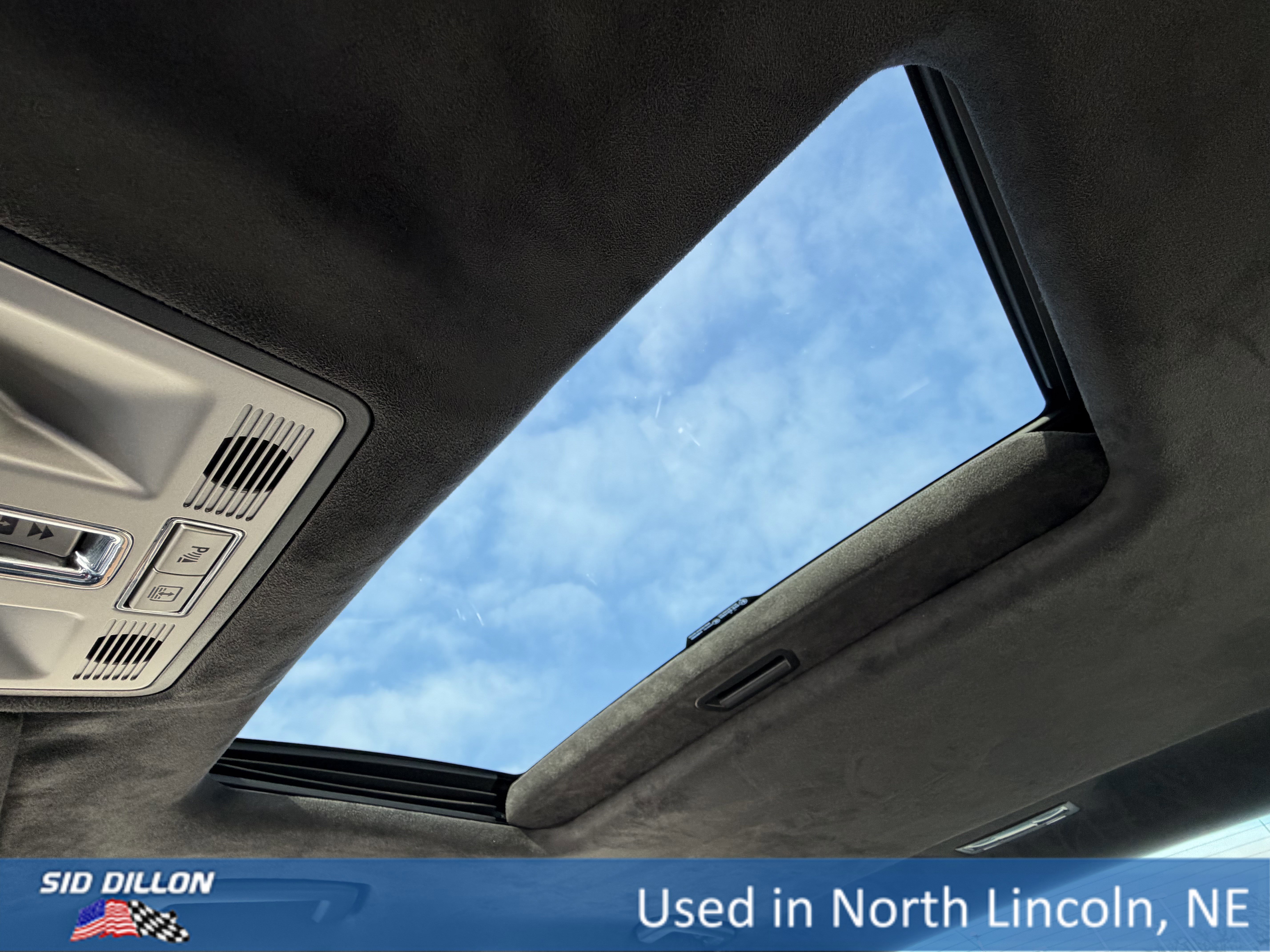 Used 2011 Jaguar XF R image 24