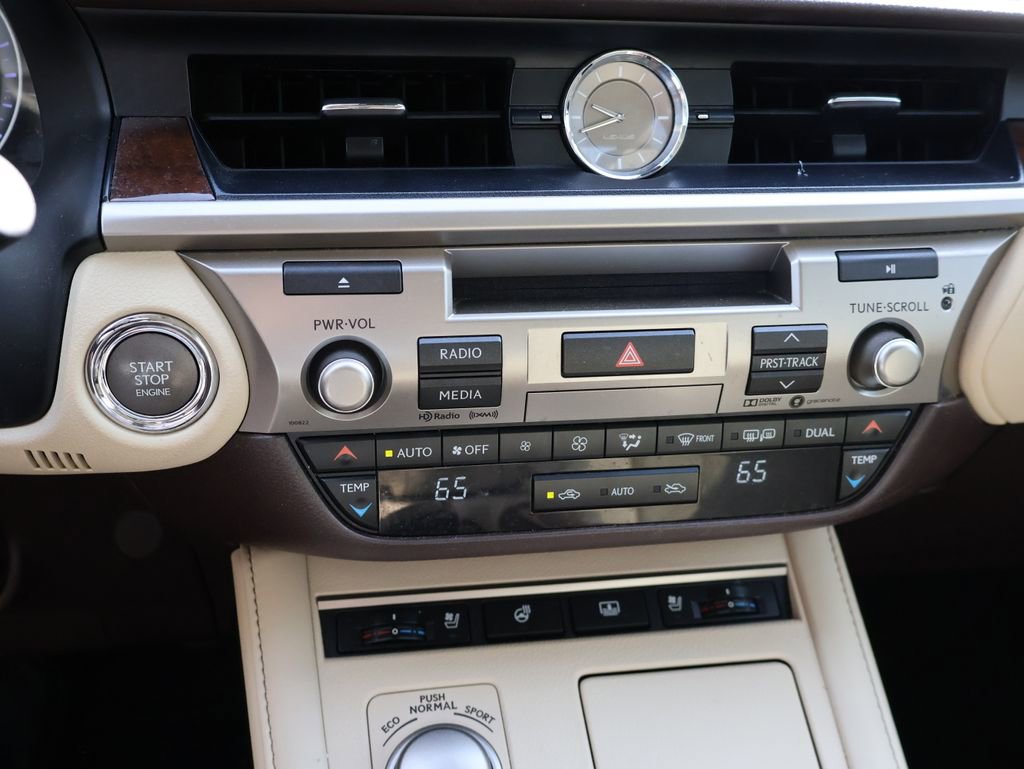 Used 2018 Lexus ES 350 w/ Luxury Package w/Wood Trim FWD image 23