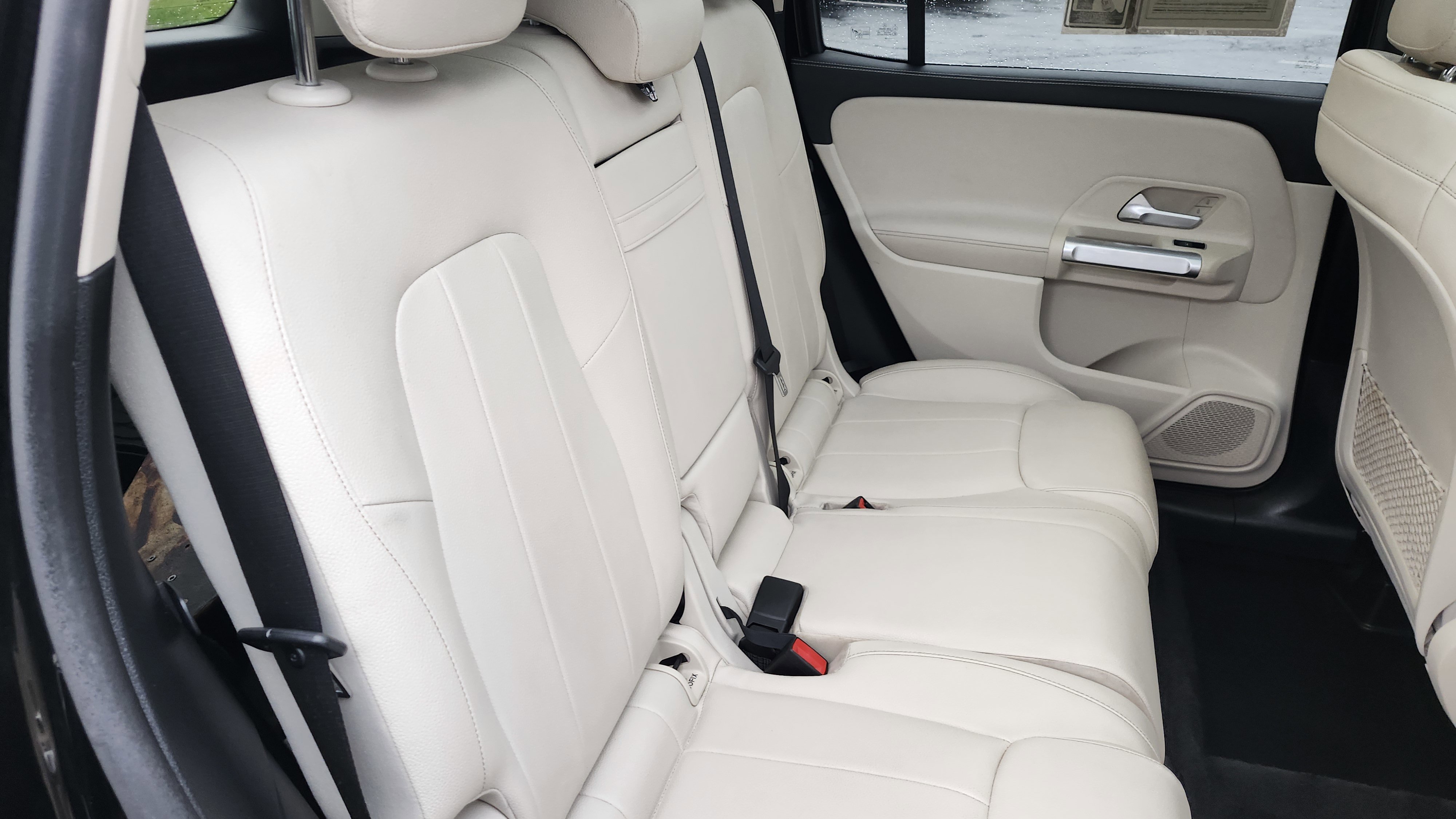 Used 2020 Mercedes-Benz GLB 250 w/ Premium Package image 14