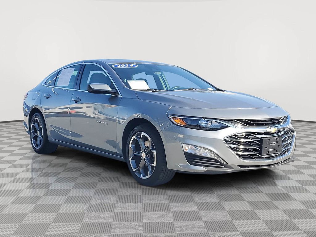 Used 2024 Chevrolet Malibu LT image 2