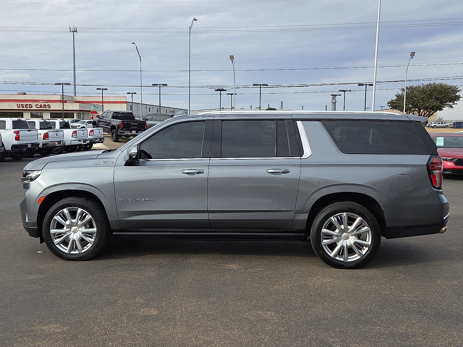Used 2021 Chevrolet Suburban High Country w/ Premium Package image 2