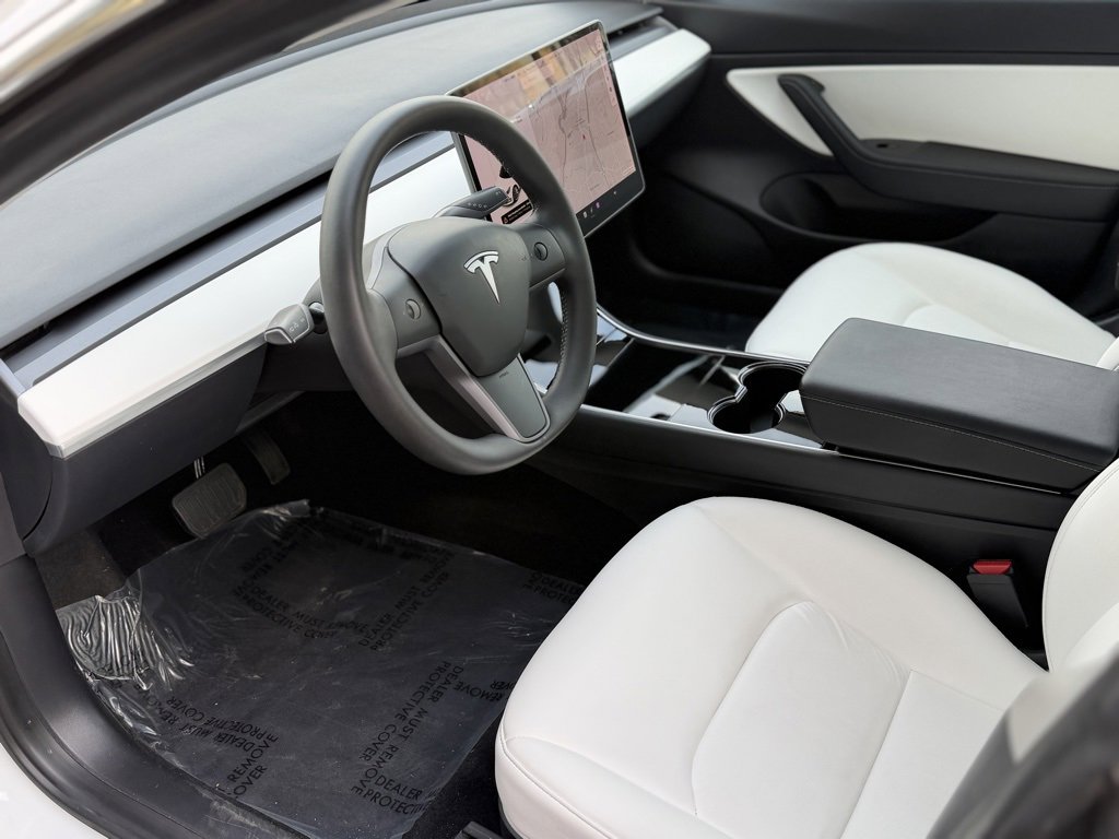 Used 2020 Tesla Model 3 Standard Range Plus image 24