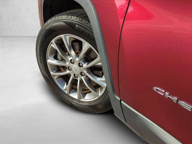 Used 2019 Jeep Cherokee Latitude Plus w/ Comfort/Convenience Group FWD image 10