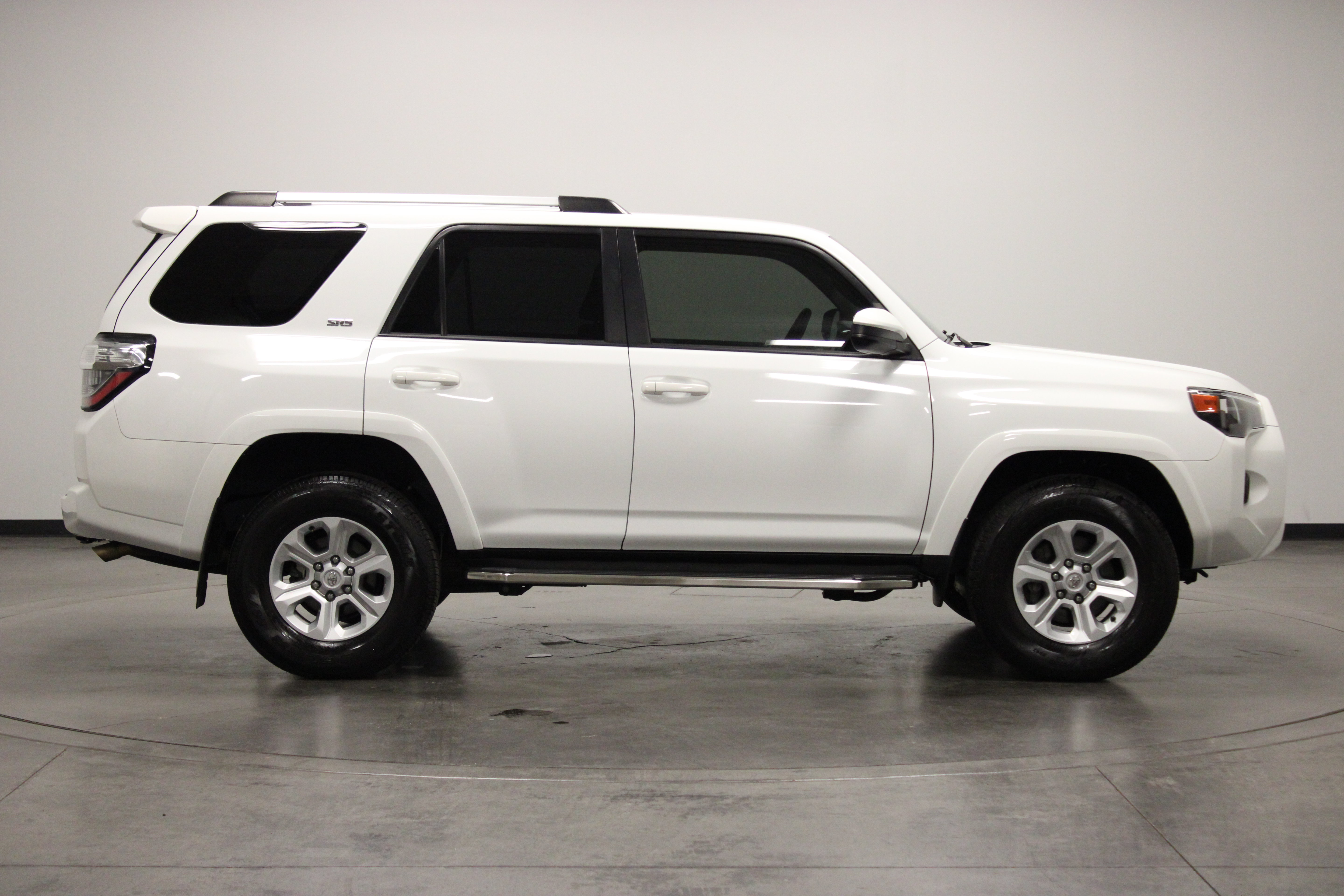 Used 2024 Toyota 4Runner SR5 AWD/4WD image 9