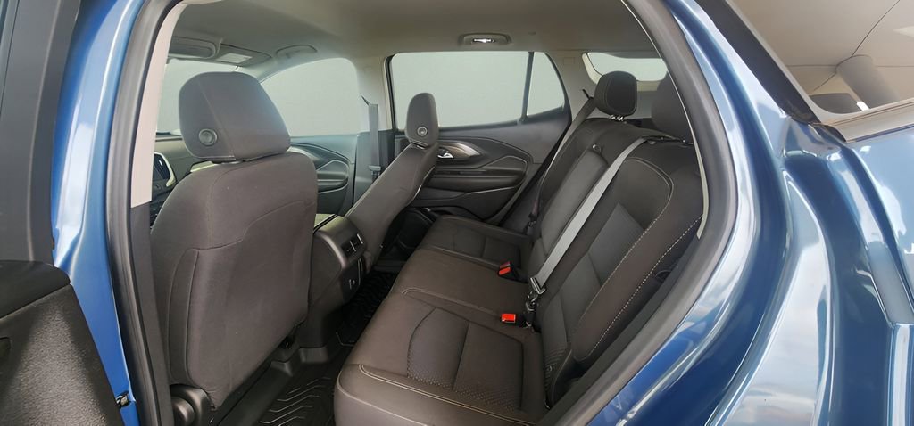 Used 2024 GMC Terrain SLE image 17