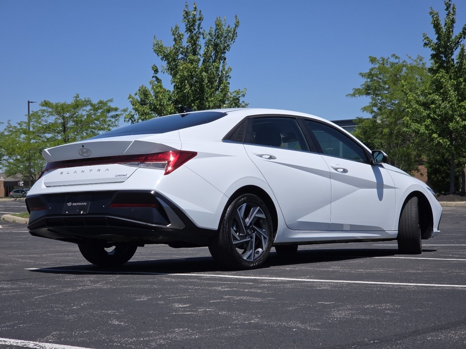 Used 2024 Hyundai Elantra Limited FWD image 22