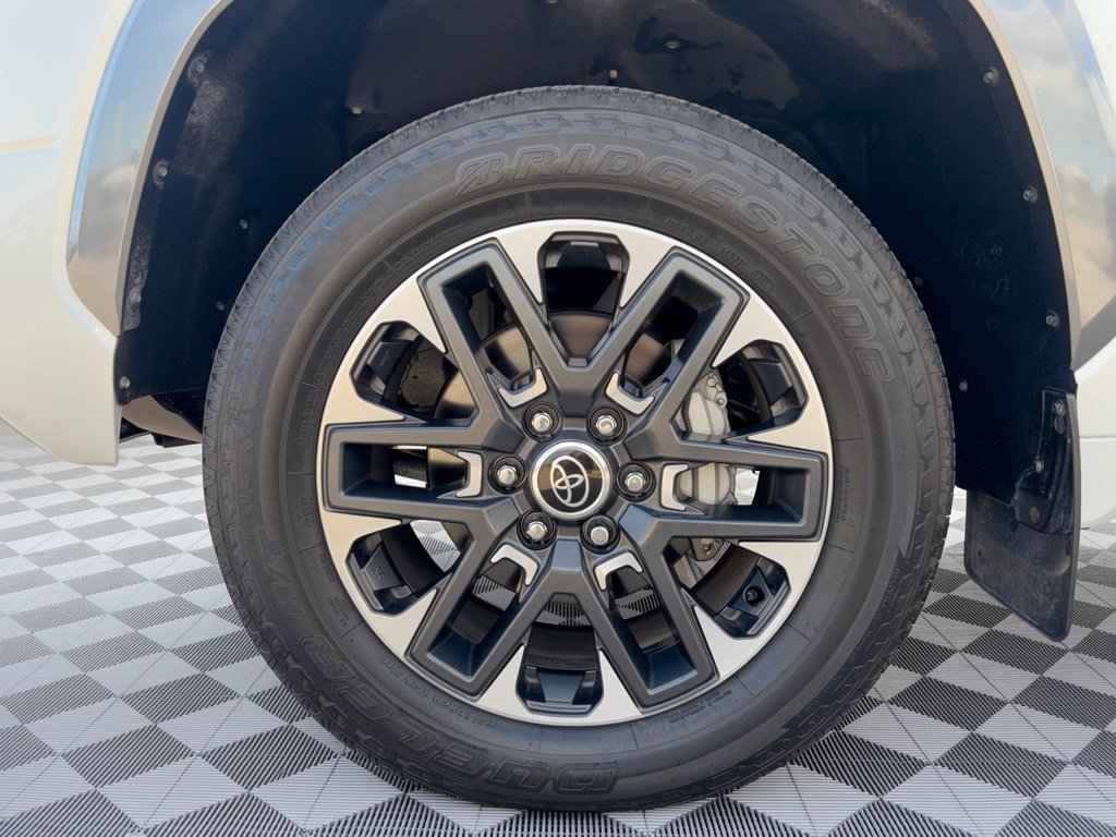 Used 2023 Toyota Tundra Limited AWD/4WD image 13