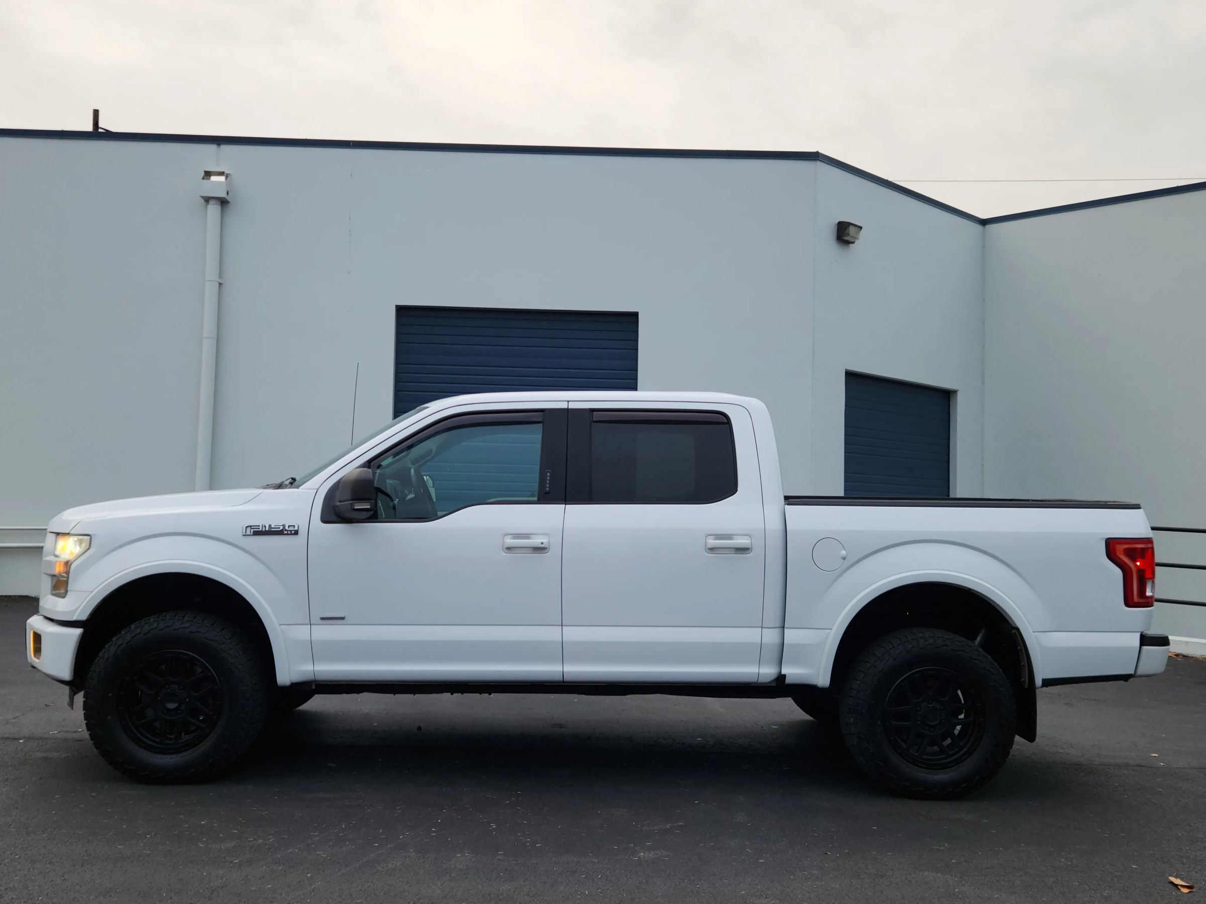 Used 2016 Ford F150 XLT w/ Equipment Group 302A Luxury image 2