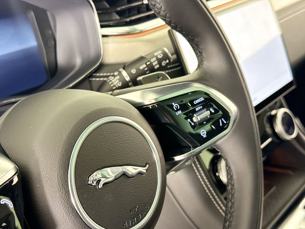 Used 2025 Jaguar F-PACE R-Dynamic S image 19