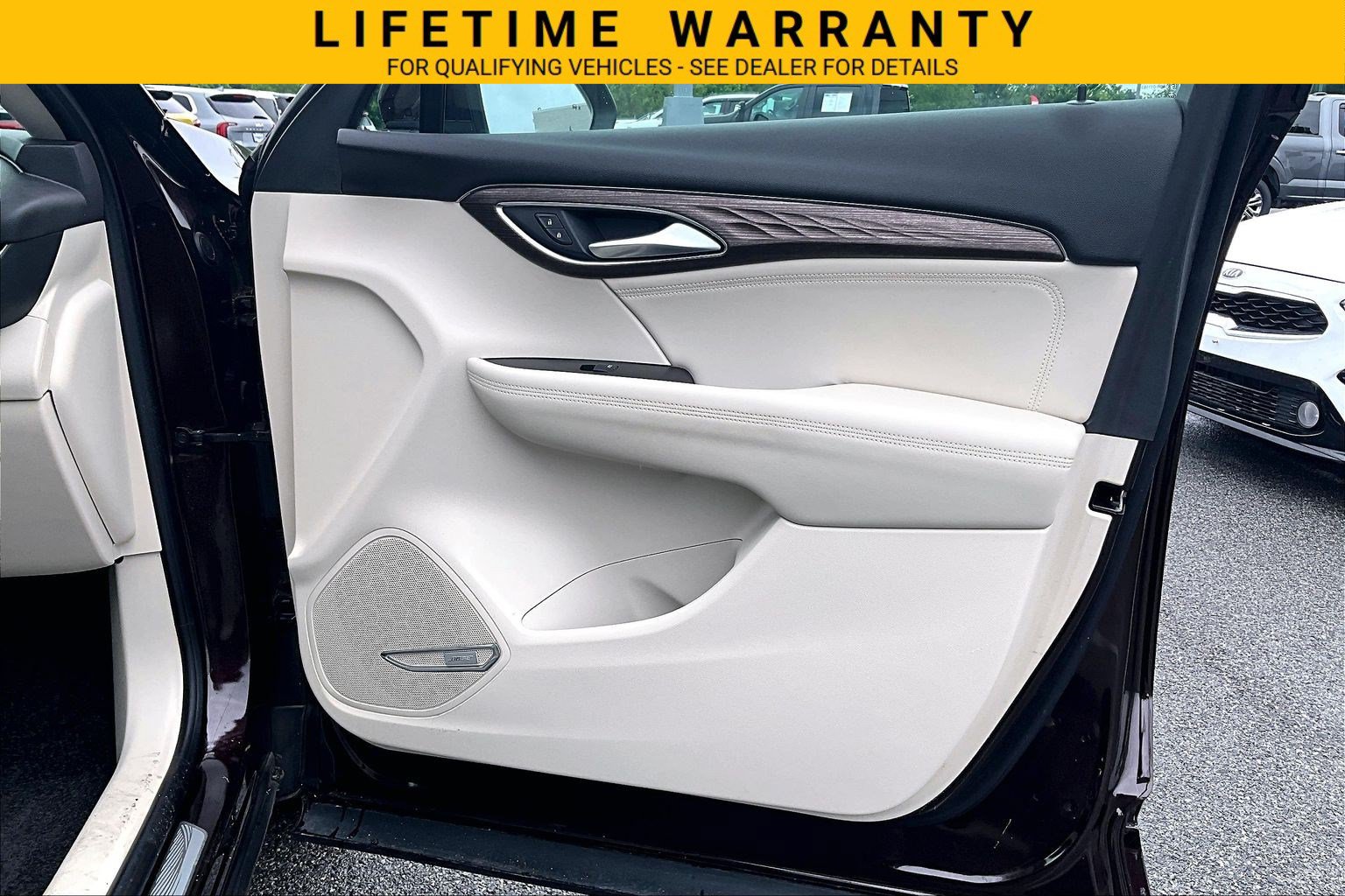 Used 2022 Buick Envision Avenir w/ Premium Seat Package FWD image 20