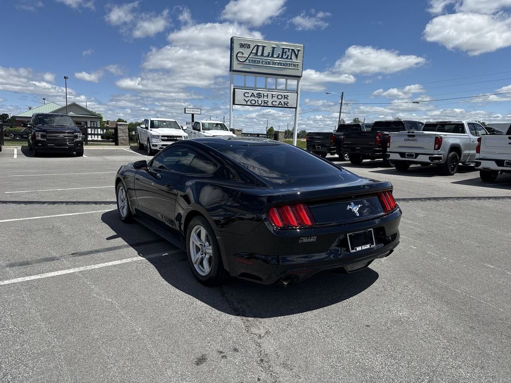 Used 2017 Ford Mustang Coupe RWD image 12