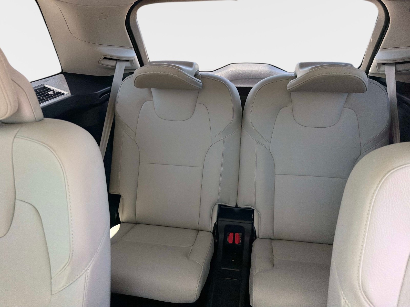 Used 2021 Volvo XC90 T5 Momentum w/ Climate Package FWD image 15