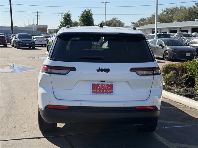 Used 2023 Jeep Grand Cherokee L Laredo image 6