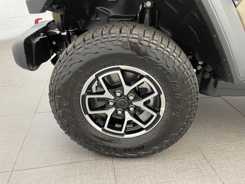 New 2026 Jeep Gladiator Rubicon w/ Steel Power Dome Hood Package AWD/4WD image 8
