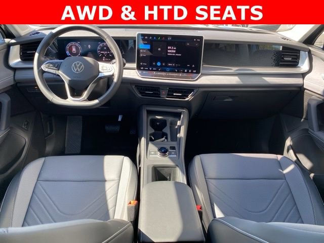 New 2025 Volkswagen Tiguan SE image 2