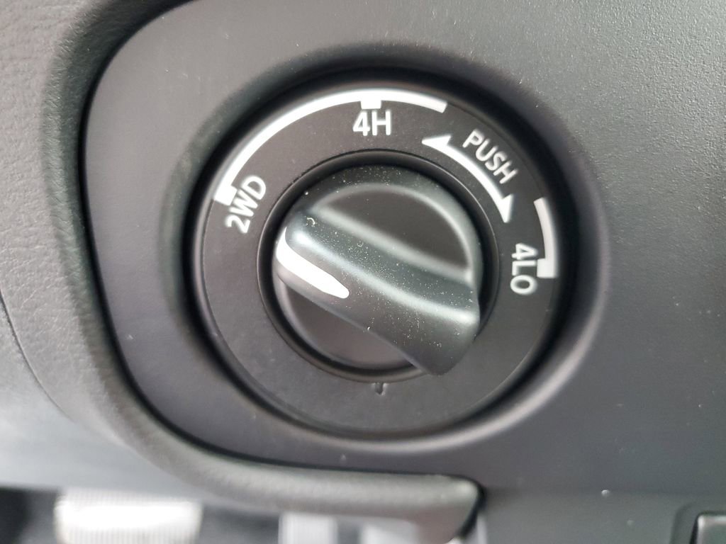 New 2025 Nissan Frontier PRO-4X image 22