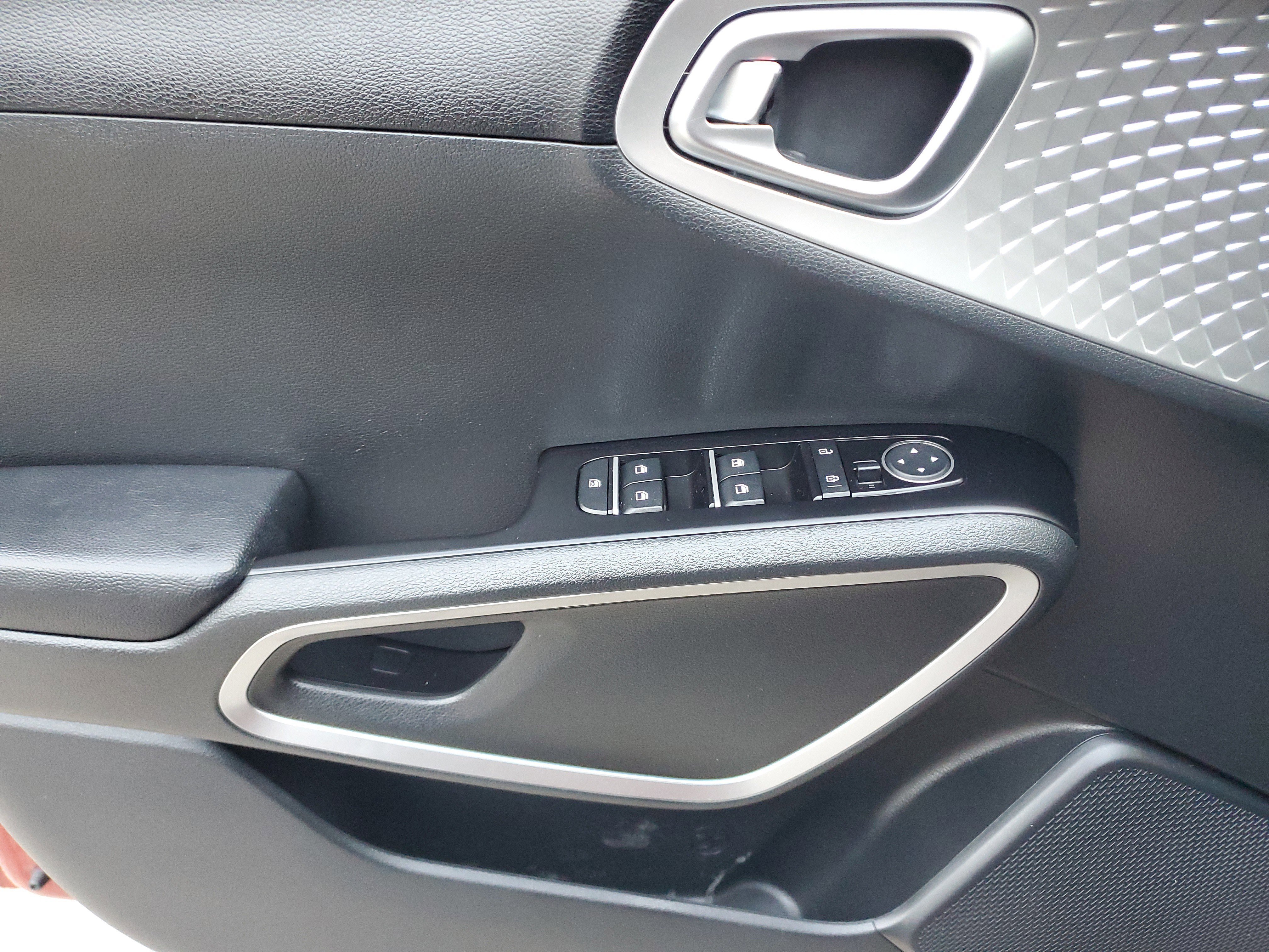 Certified 2023 Kia Soul LX w/ LX Technology Package image 26