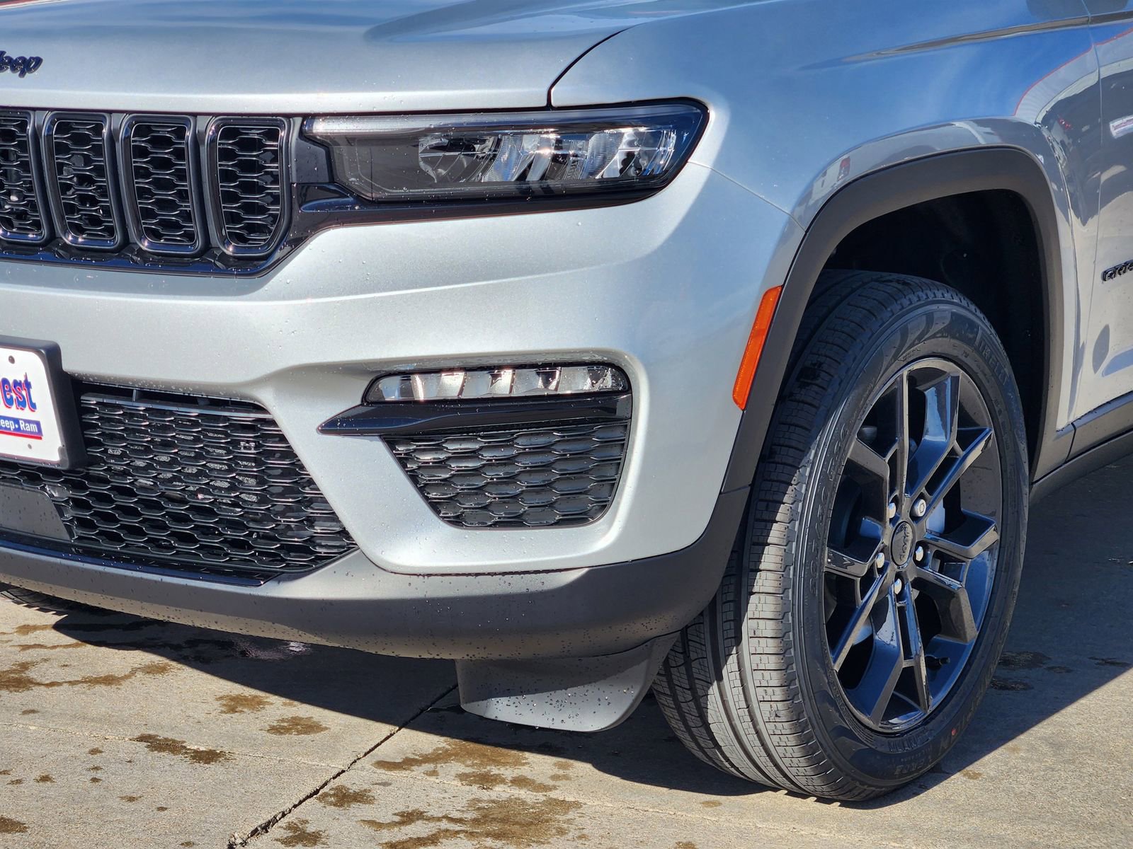 New 2025 Jeep Grand Cherokee Limited image 9