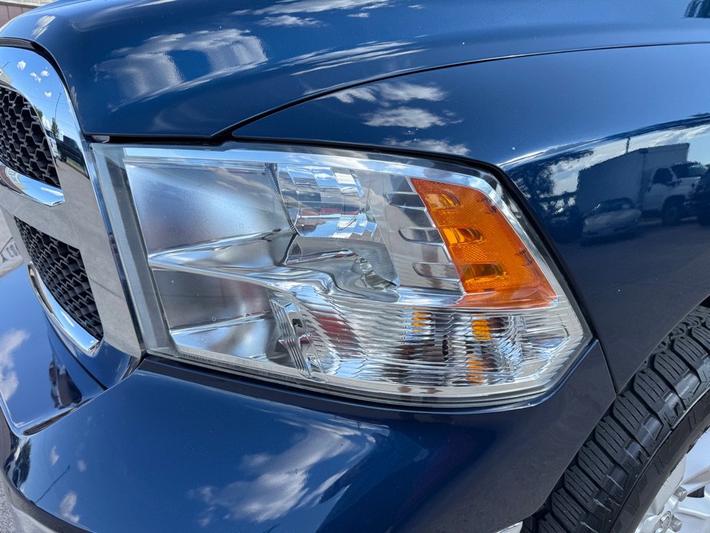 Used 2021 RAM 1500 Classic SLT image 9