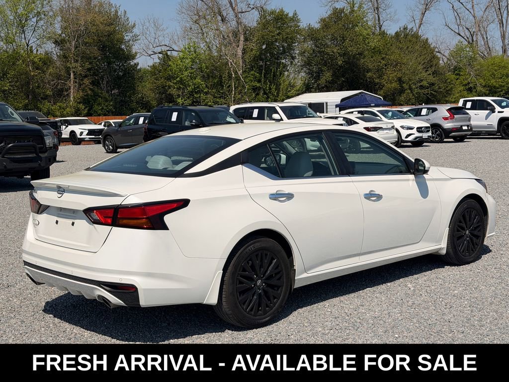 Used 2025 Nissan Altima 2.5 SV w/ SV Special Edition Package image 5