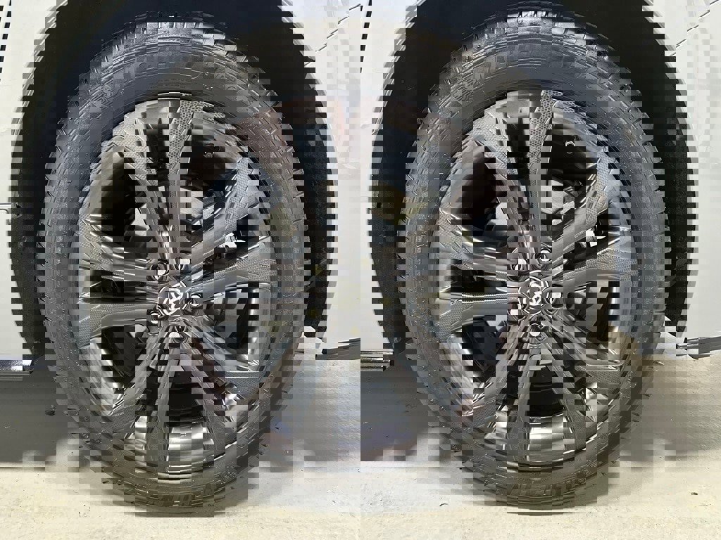 Used 2025 Toyota Sienna XSE image 70