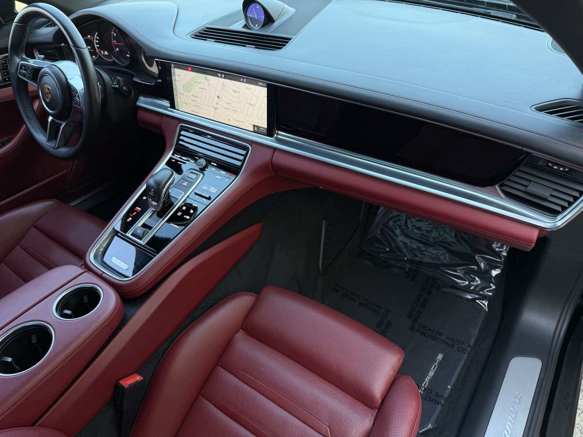 Used 2018 Porsche Panamera image 24