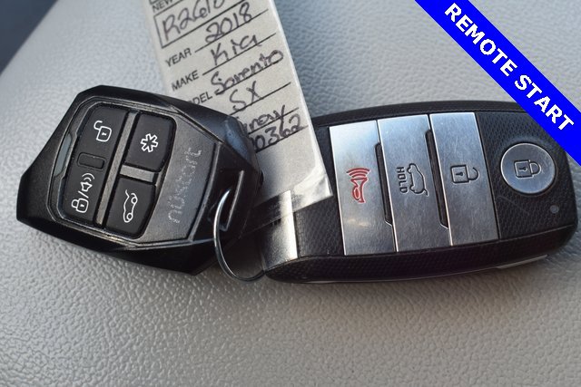 Used 2018 Kia Sorento SX image 32