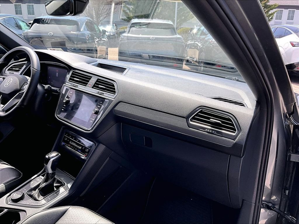 Used 2023 Volkswagen Tiguan SE R-Line AWD/4WD image 13
