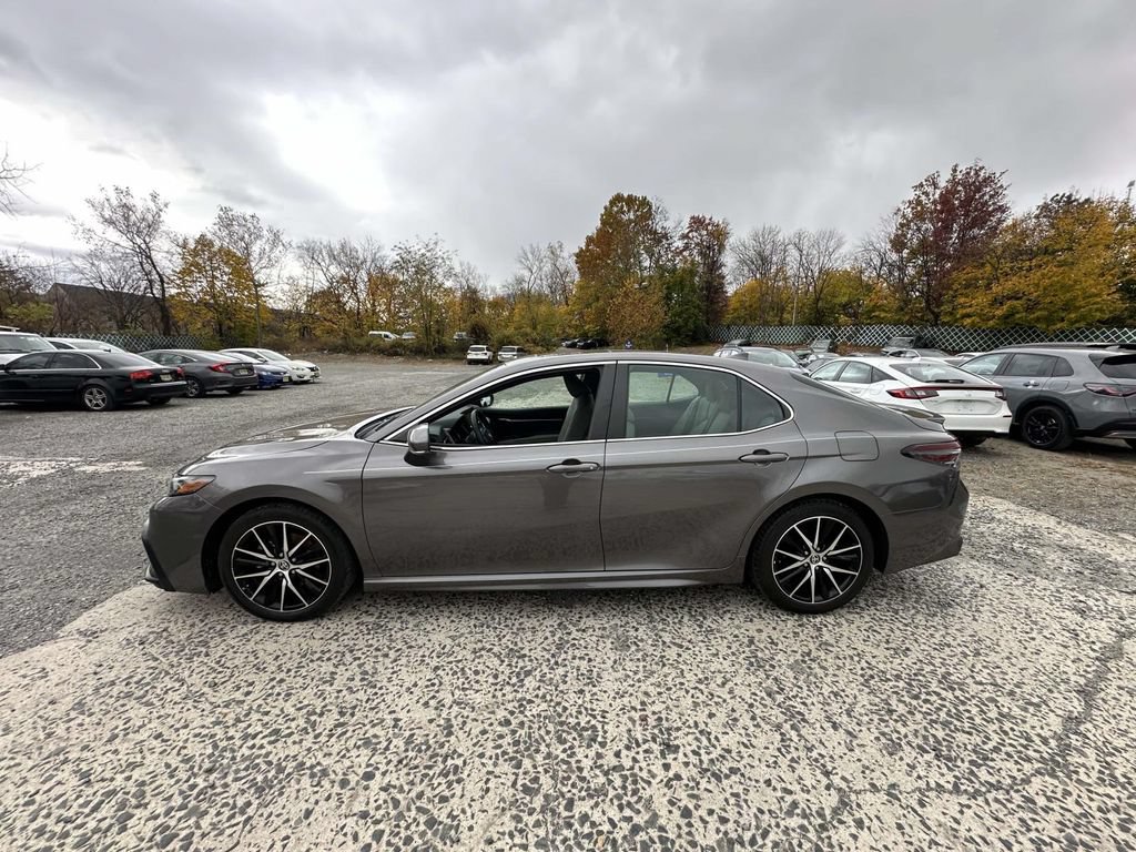 Used 2023 Toyota Camry SE w/ Cold Weather Package AWD/4WD image 5
