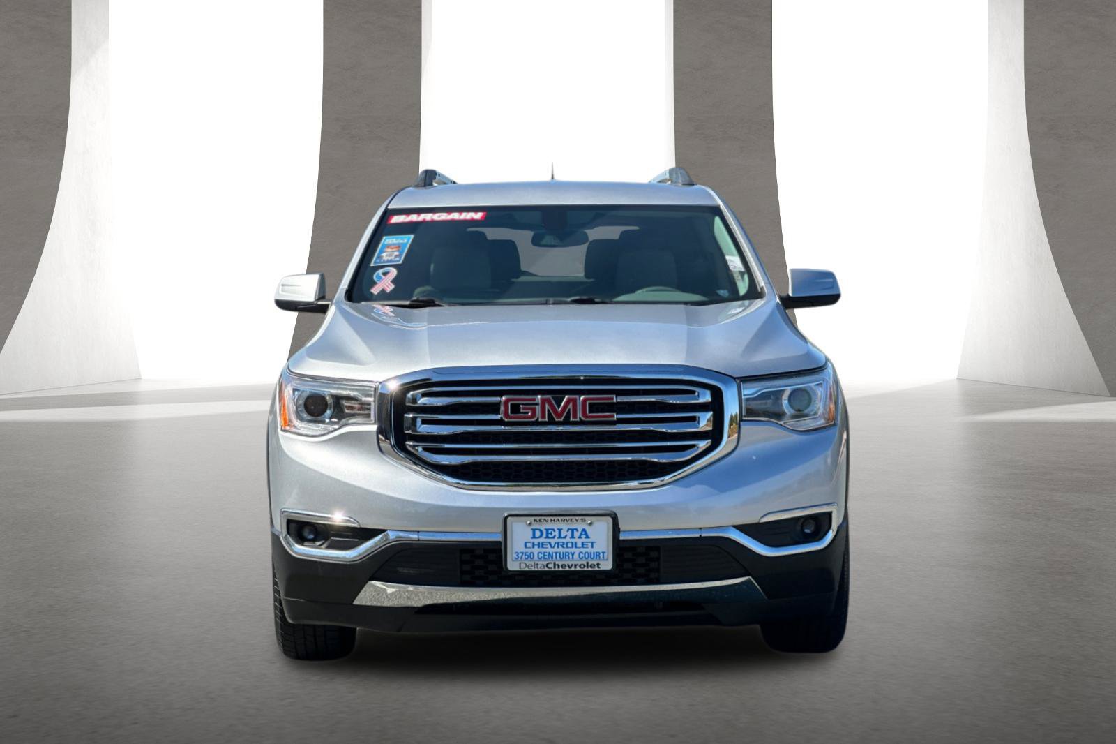 Used 2017 GMC Acadia SLE w/ Driver Alert Package I FWD image 9