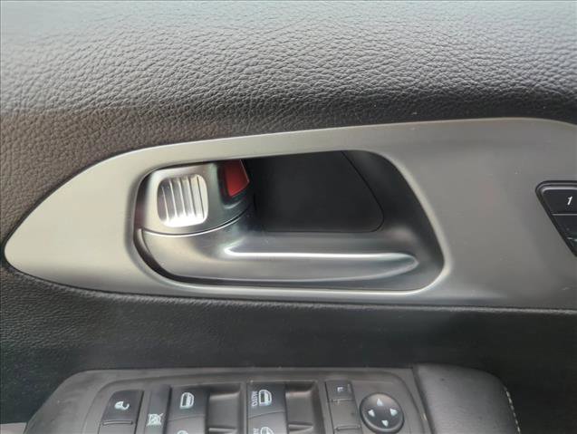 Used 2021 Chrysler Pacifica Touring-L w/ S Appearance Package FWD image 28