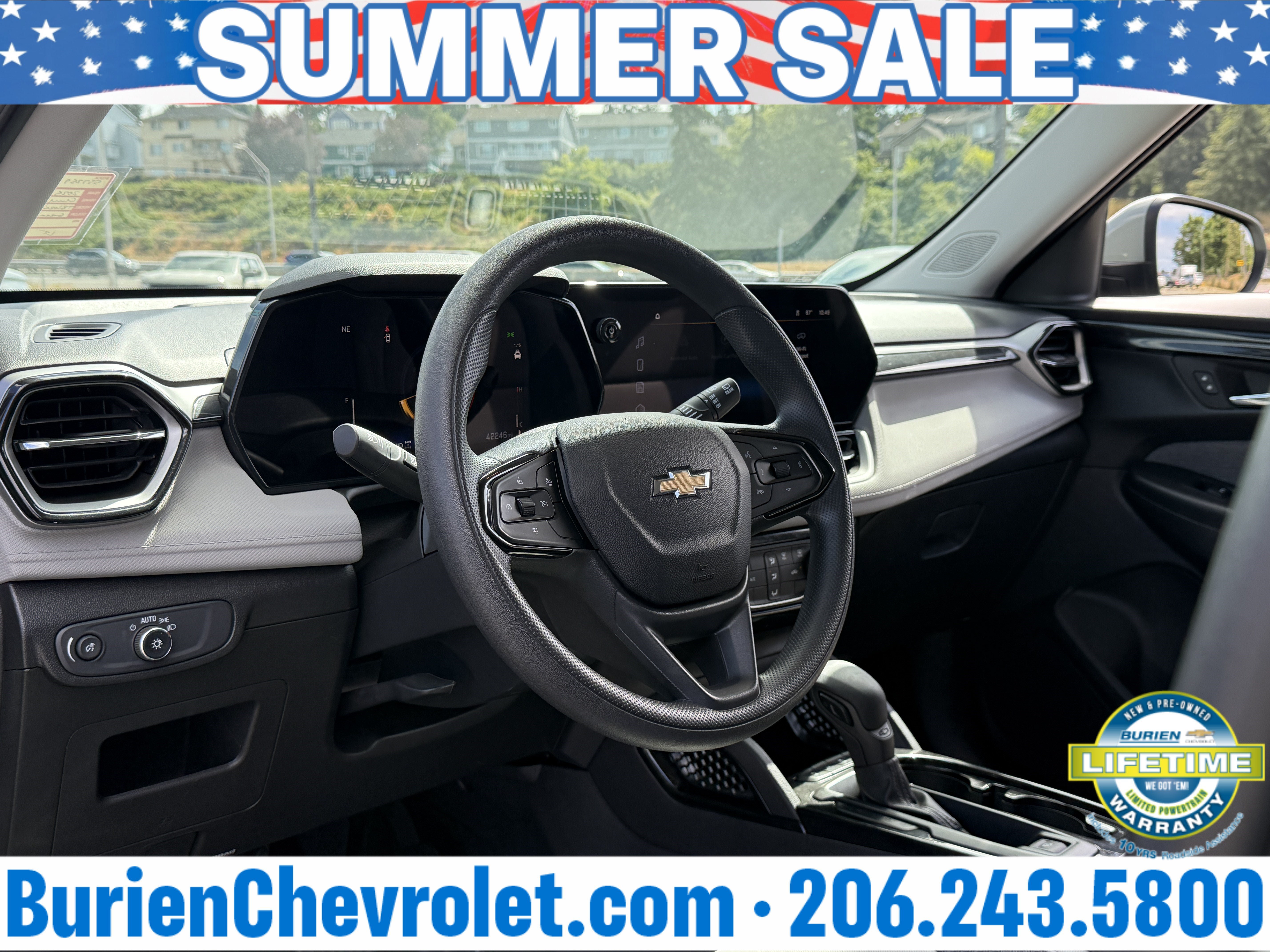 Used 2025 Chevrolet TrailBlazer LT AWD/4WD image 12