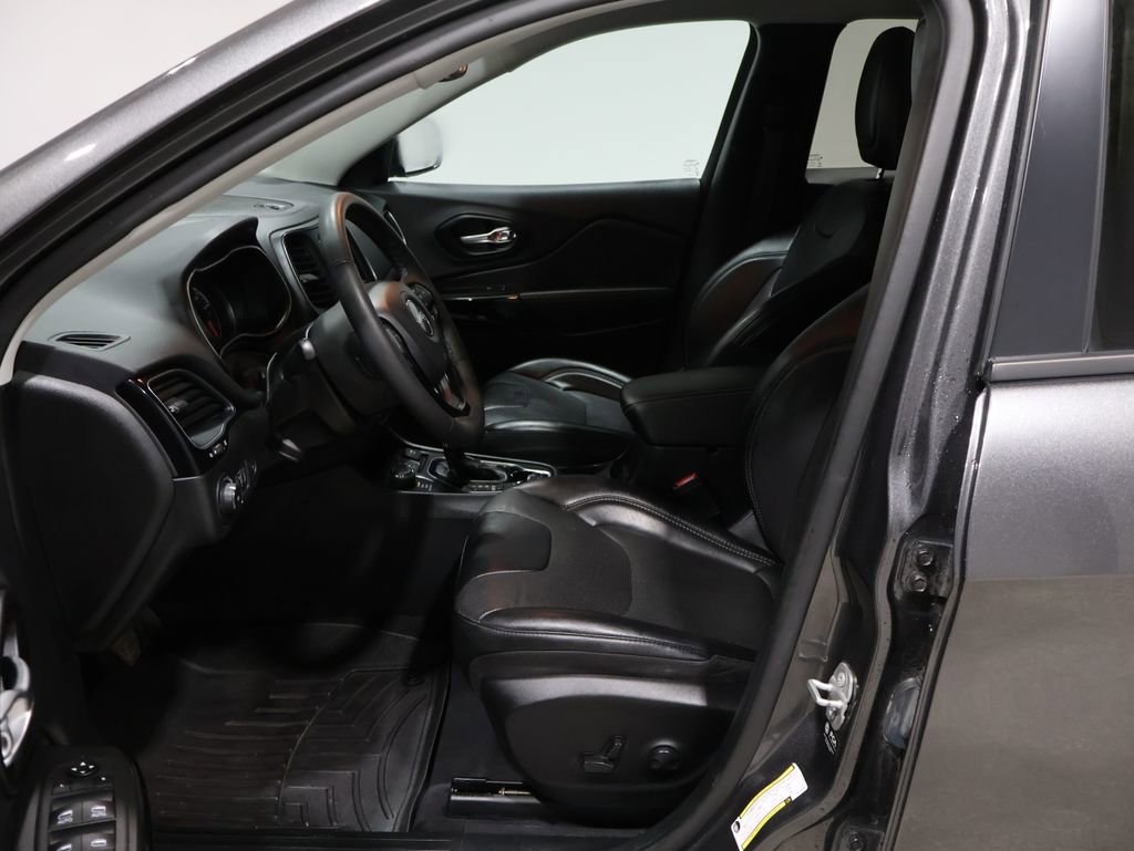 Used 2023 Jeep Cherokee Altitude Lux image 11