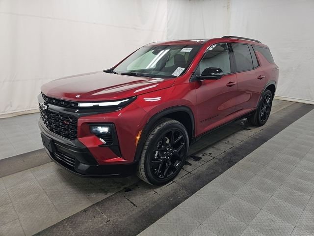 Used 2024 Chevrolet Traverse RS image 3