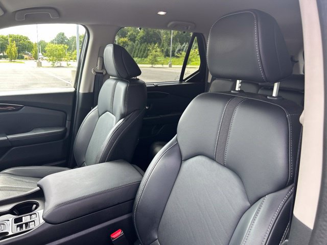 Used 2025 Honda Pilot EX-L image 13