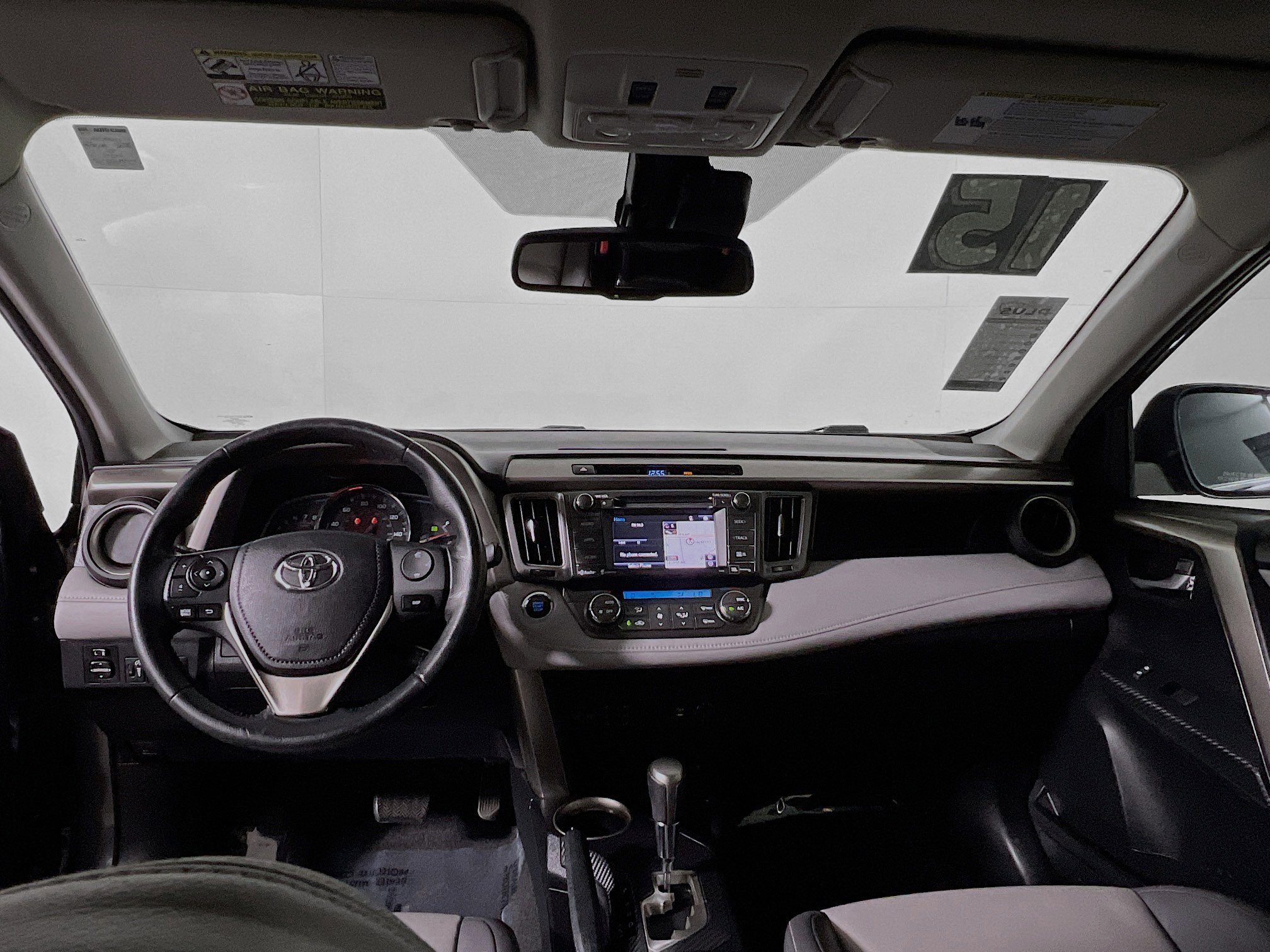 Used 2015 Toyota RAV4 Limited w/ Technology Package image 30