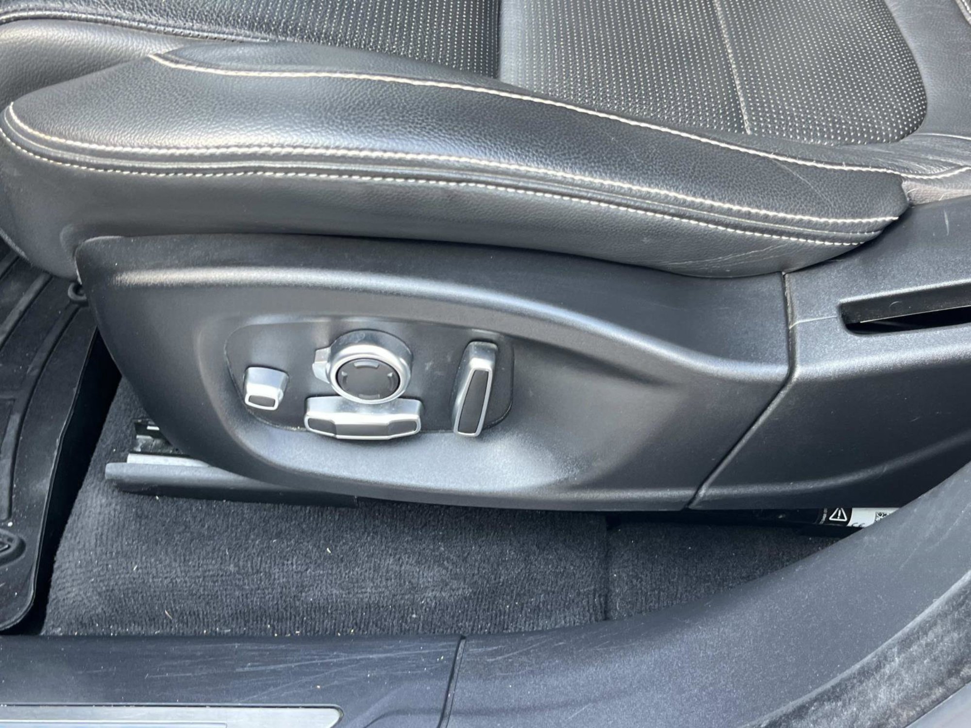 Used 2020 Jaguar F-PACE S AWD/4WD image 28