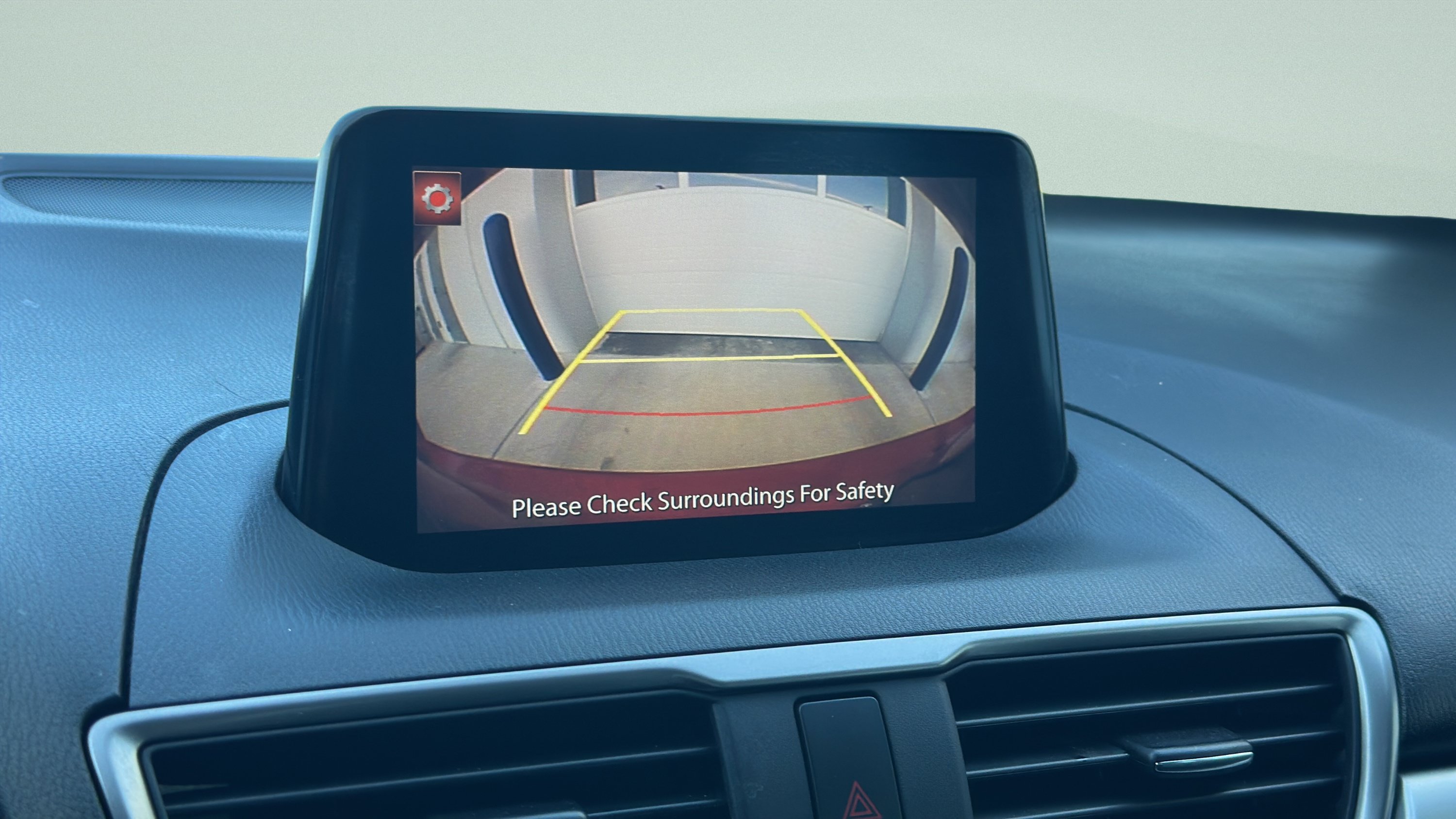 Used 2018 MAZDA MAZDA3 Touring FWD image 15