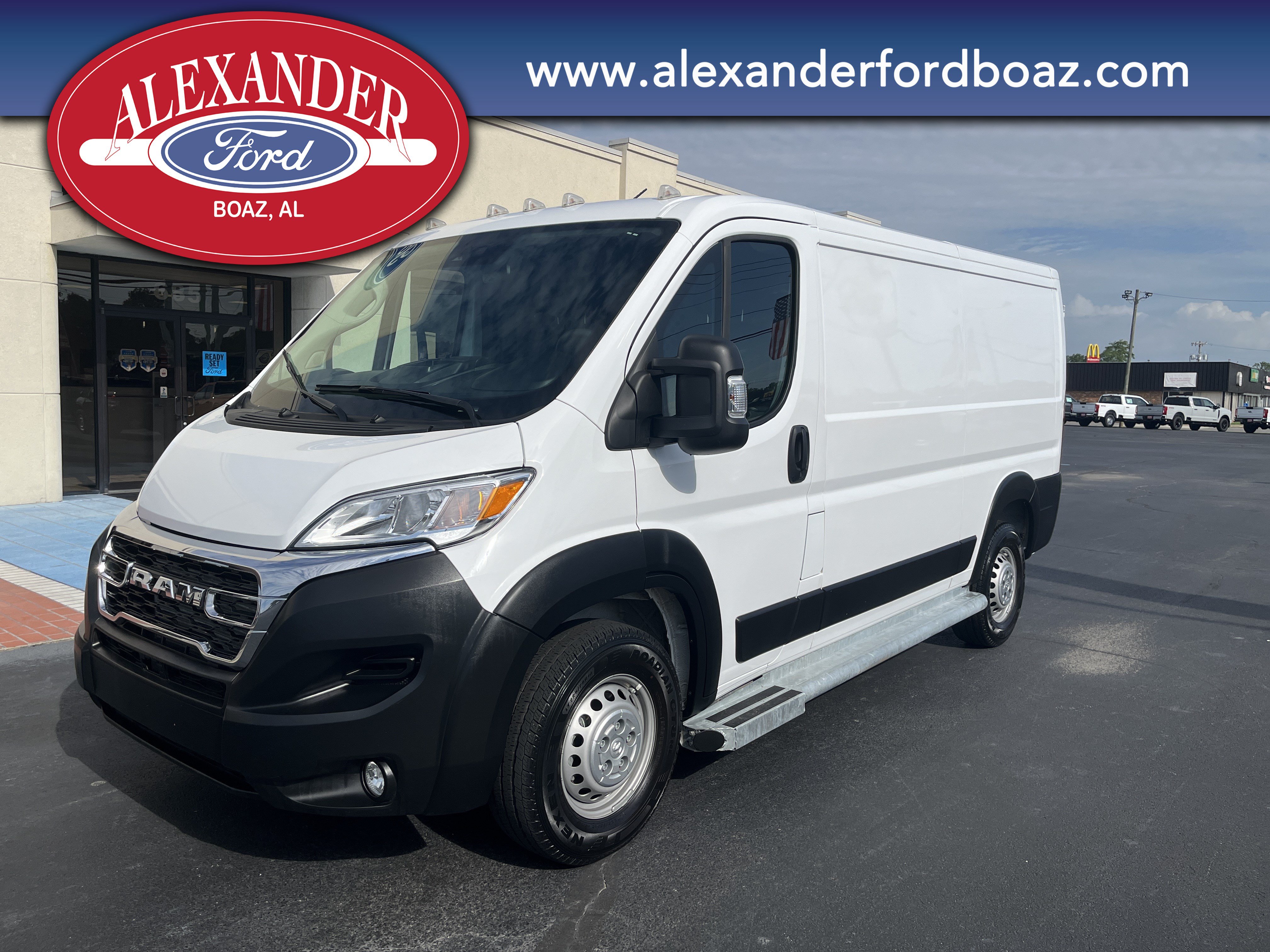 Used 2025 RAM ProMaster 2500 w/ U-Haul Equipment Group FWD image 1