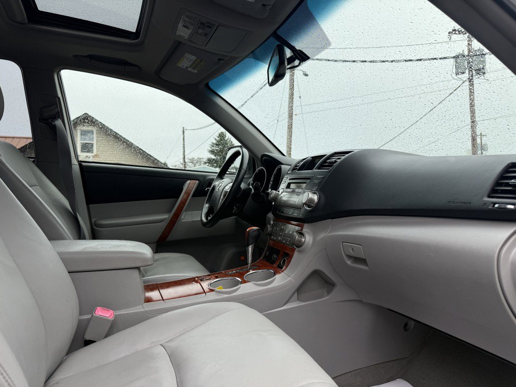 Used 2009 Toyota Highlander Limited AWD/4WD image 17
