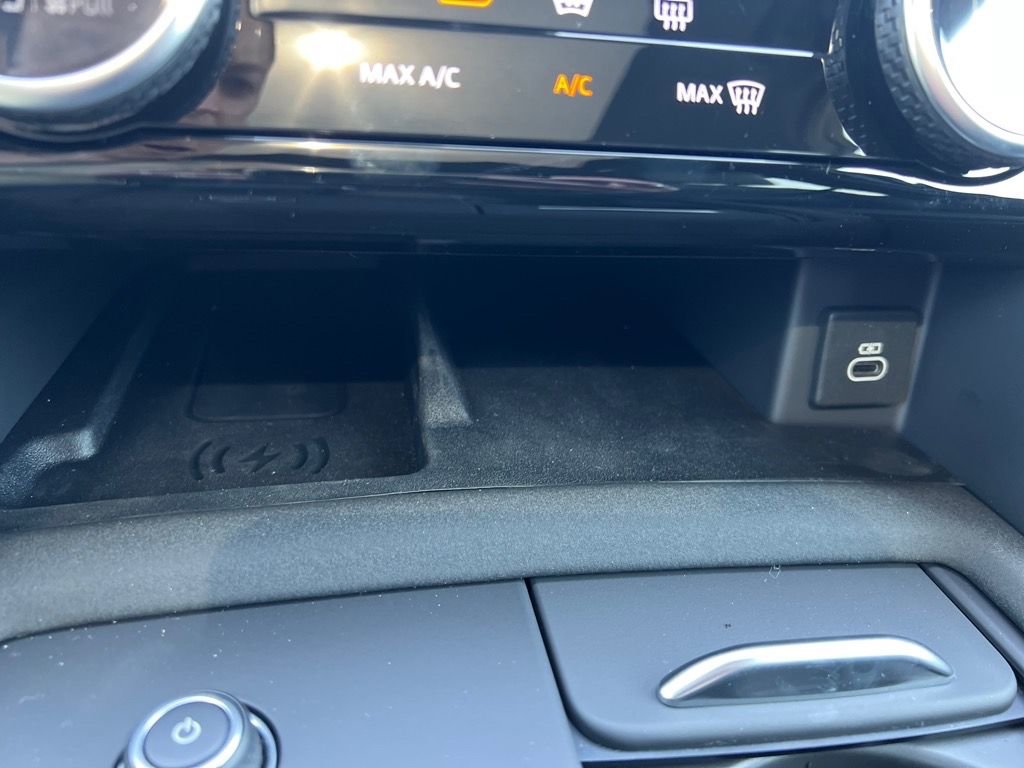 New 2025 Land Rover Discovery S image 21