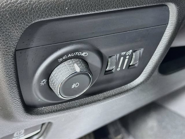Used 2024 Jeep Grand Cherokee L Overland w/ Advanced Protech Group III AWD/4WD image 10