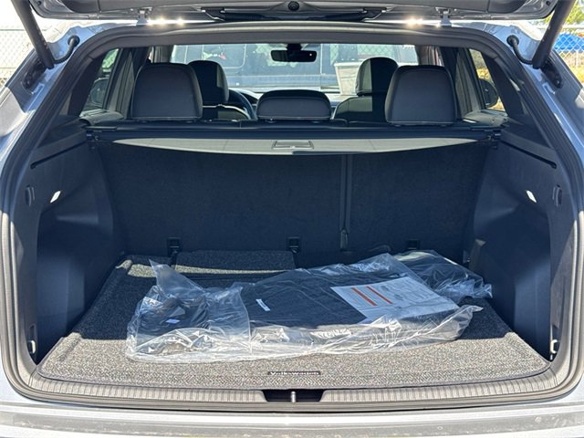 New 2026 Volkswagen Atlas Cross Sport SEL R-Line image 14