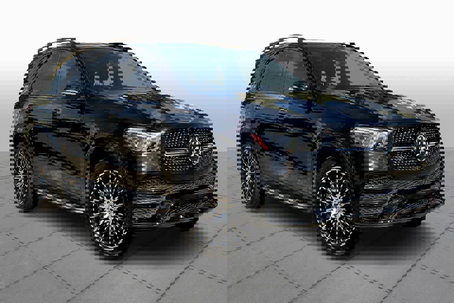 Used 2023 Mercedes-Benz GLE 450 4MATIC image 2